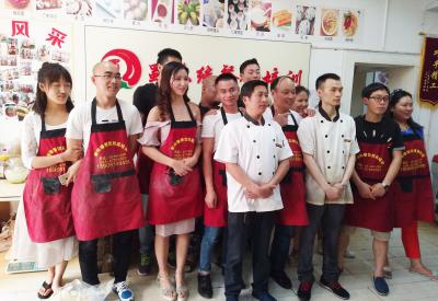 成都小郡肝串串火鍋哪里可以學(xué)習(xí)正宗底料？短期串串火鍋底料培訓(xùn)