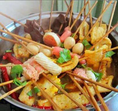 【成都小吃培訓(xùn)哪家好】麻辣燙、串串鍋、麻辣串，自己制作，好吃又健康！