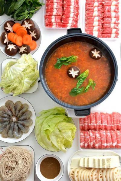冬天吃火鍋開(kāi)胃不上火，紅湯看著就暖和，我教你炒濃湯，不上火！