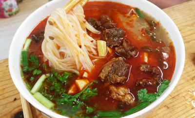 火鍋米線技術(shù)培訓(xùn)哪里好？麻辣鮮香地道重慶味