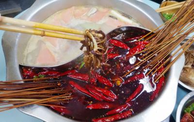 四川甘孜串串香技術(shù)培訓(xùn)學(xué)校多少錢？