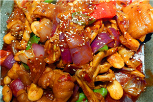  四川麻辣干鍋底料技術(shù)做法哪里好？干鍋料油制作