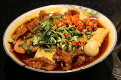 盤盤干拌麻辣燙技術(shù)做法哪里靠譜？高湯底料技巧培訓(xùn)