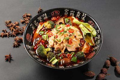 冒菜培訓(xùn)班哪家好價(jià)格便宜？炒制底料的注意事項(xiàng)