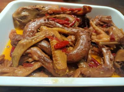  絕味鹵菜技術(shù)培訓(xùn)班哪里好？培訓(xùn)理論和實(shí)踐結(jié)合