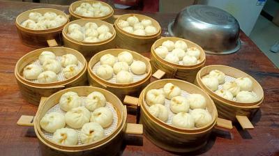 小吃培訓(xùn)學(xué)校多少錢？正宗小吃技術(shù)培訓(xùn)學(xué)校