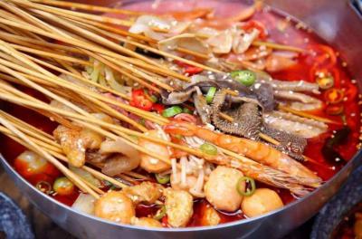 冷鍋串串技術(shù)培訓(xùn)班多少錢？探秘成都砂鍋串串內(nèi)幕！