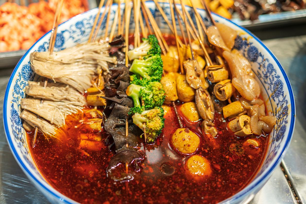 成都辣鹵串串j技術(shù)培訓(xùn)哪家好？四川成都串串香培訓(xùn)班,