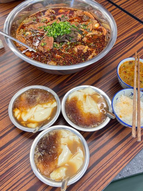 成都冒菜實(shí)體店培訓(xùn)哪家好？成都冒菜培訓(xùn)費(fèi)用解析